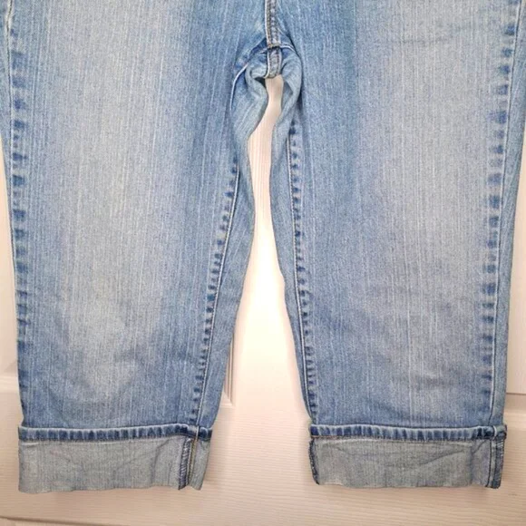 Levi's 515 Cuffed Denim Capris Size 8 - Picture 6 of 7